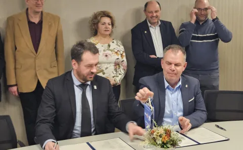 Semnare acord de înfrățire la Székely Summit